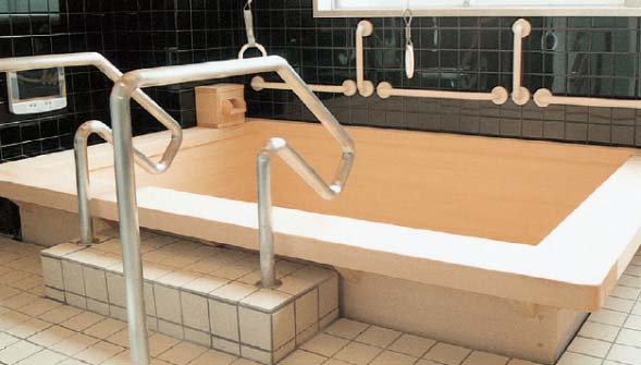 木風呂の特性を活かした介護浴槽